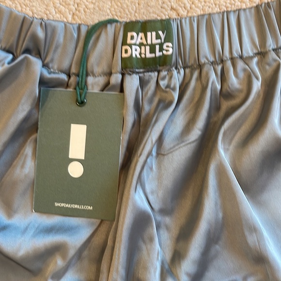 Daily Drills Silk Green Pant - Picture 2 of 2